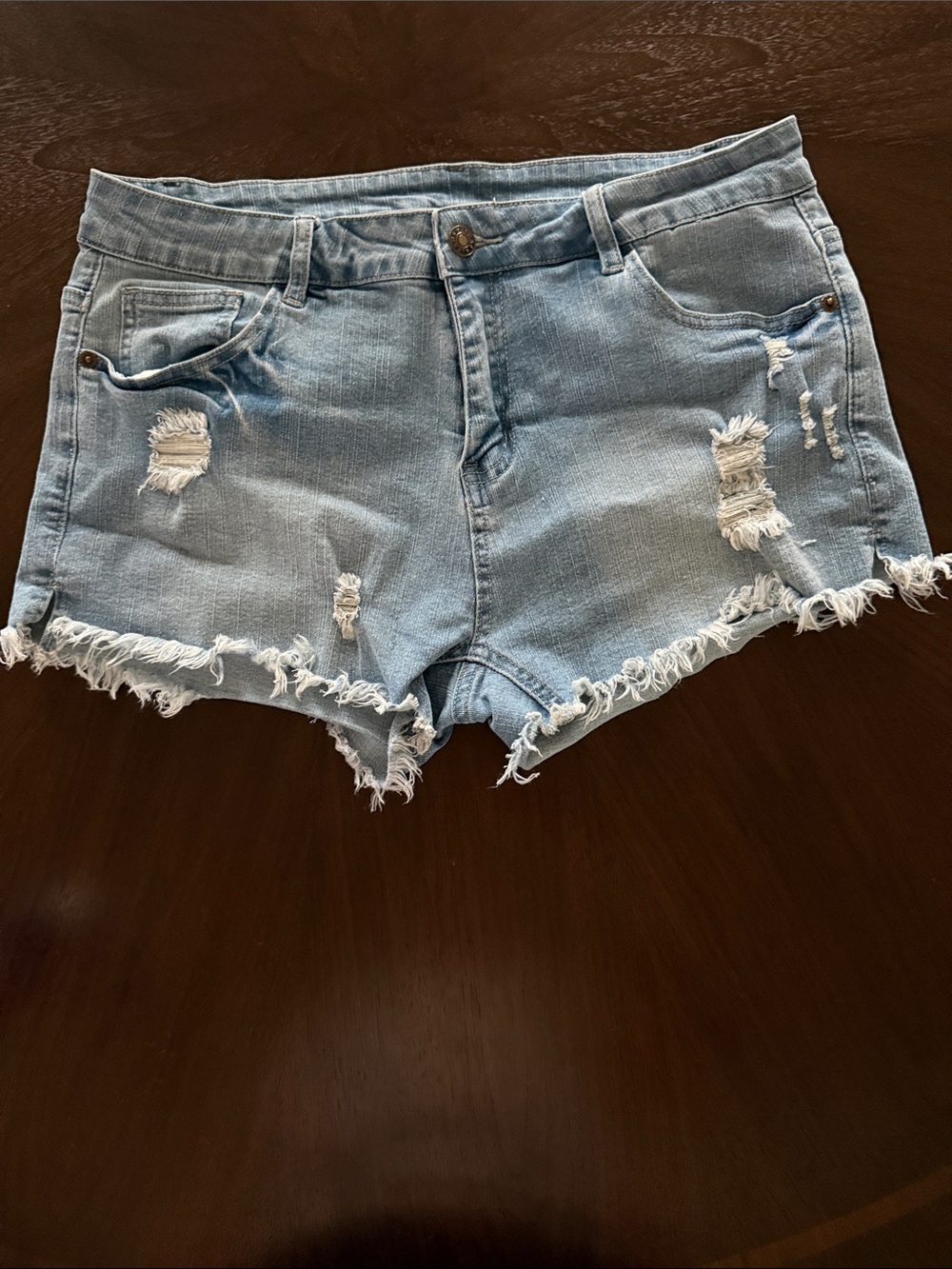 Mid-Rise Stretchy Cut Off Frayed Denim Shorts- Medium Blue
